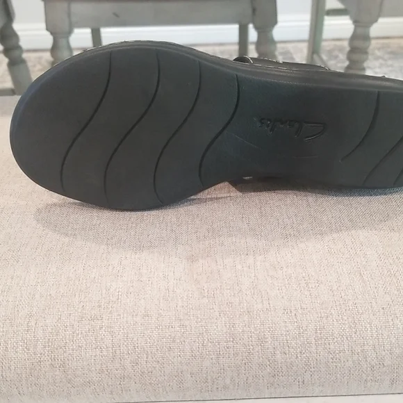 Women's Sandals - Picture 3 of 5